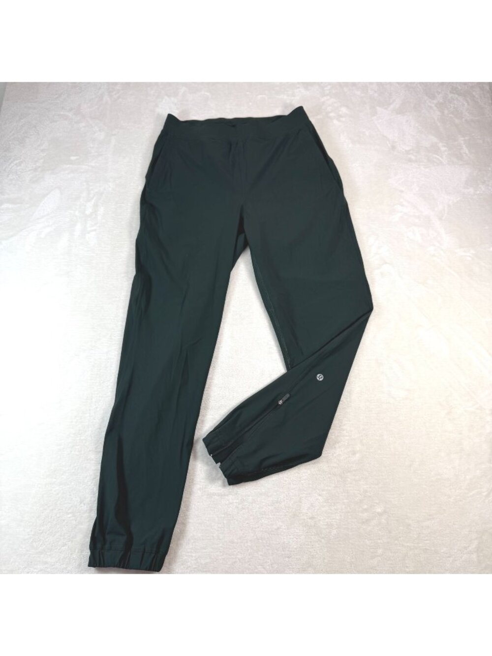 Lululemon Adapted State HIgh Rise Jogger Pants Womens 6 Sage Green Ankle Zip Ath